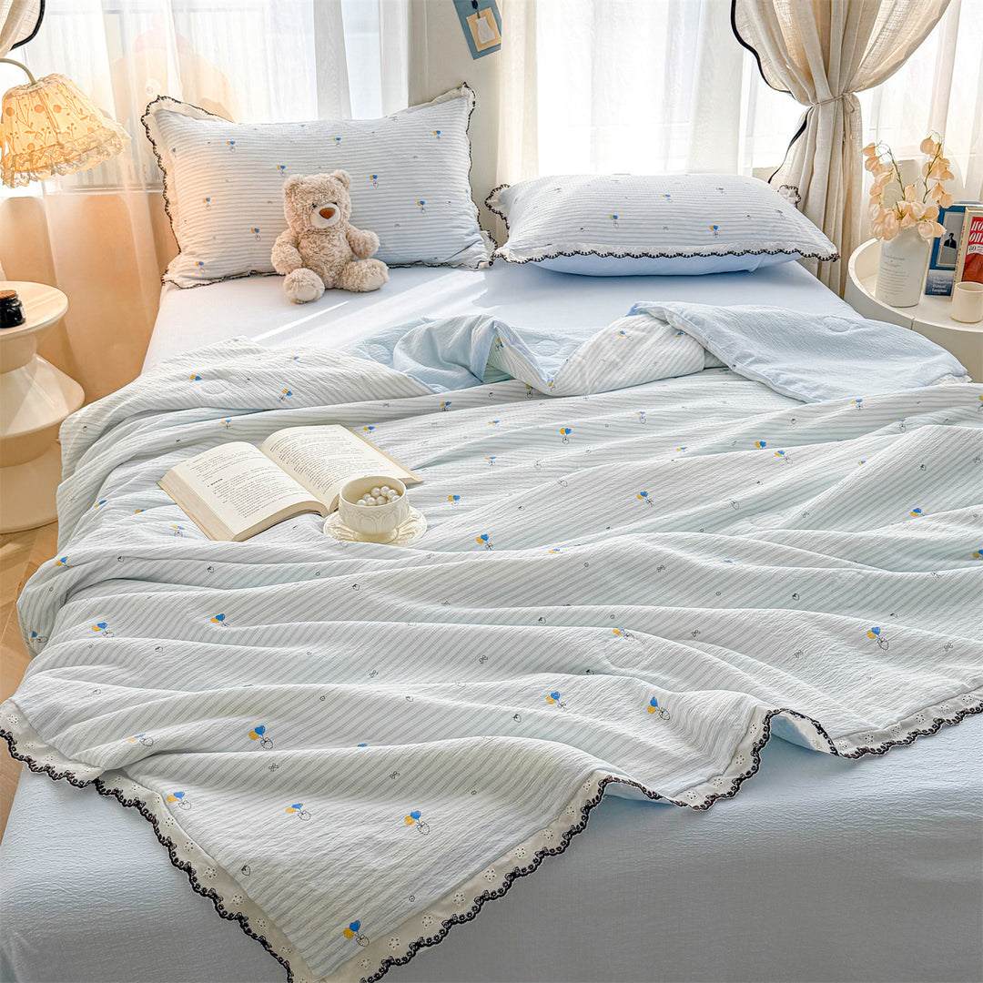 Flower Patterned Quilted Bedspread Set