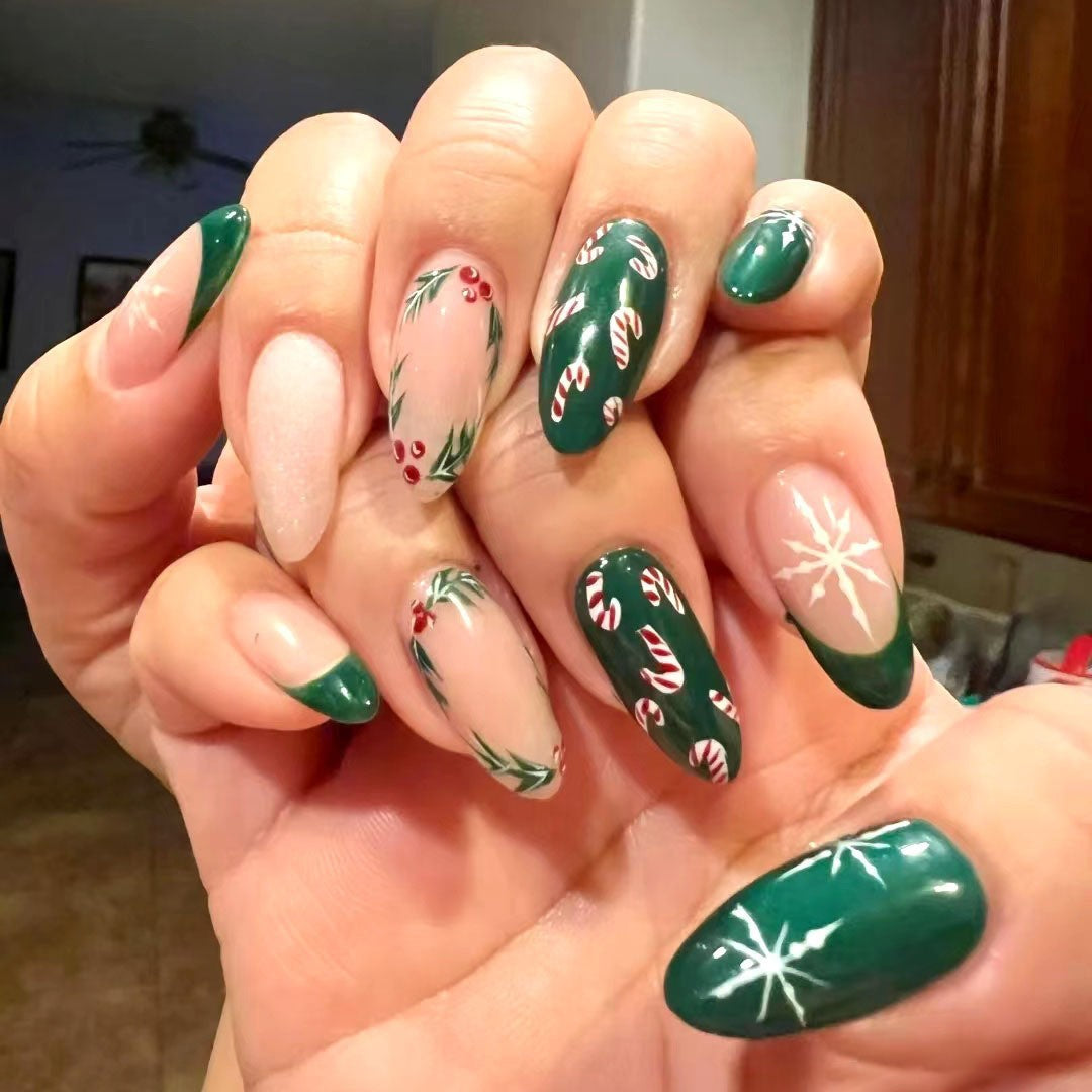 Holiday-Themed Nail Art Set  1790958181