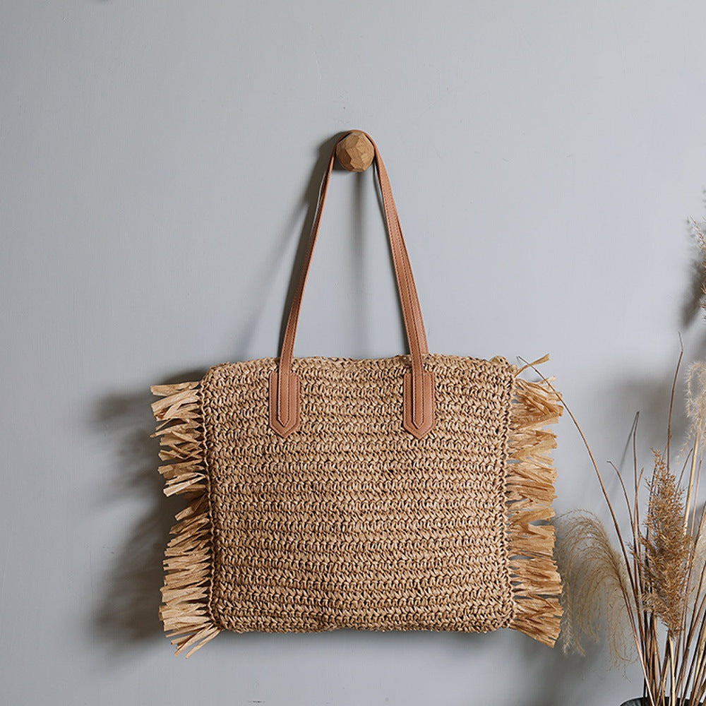Elegant bag with fringes Stornfield