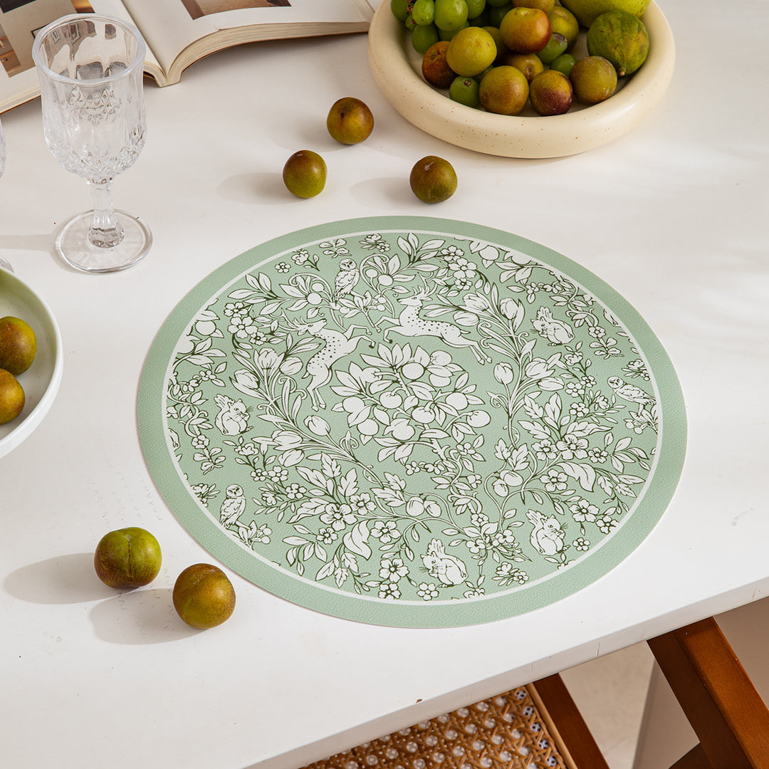 Round decorative rug with floral animal illustration and fine jacquard structure Stornfield