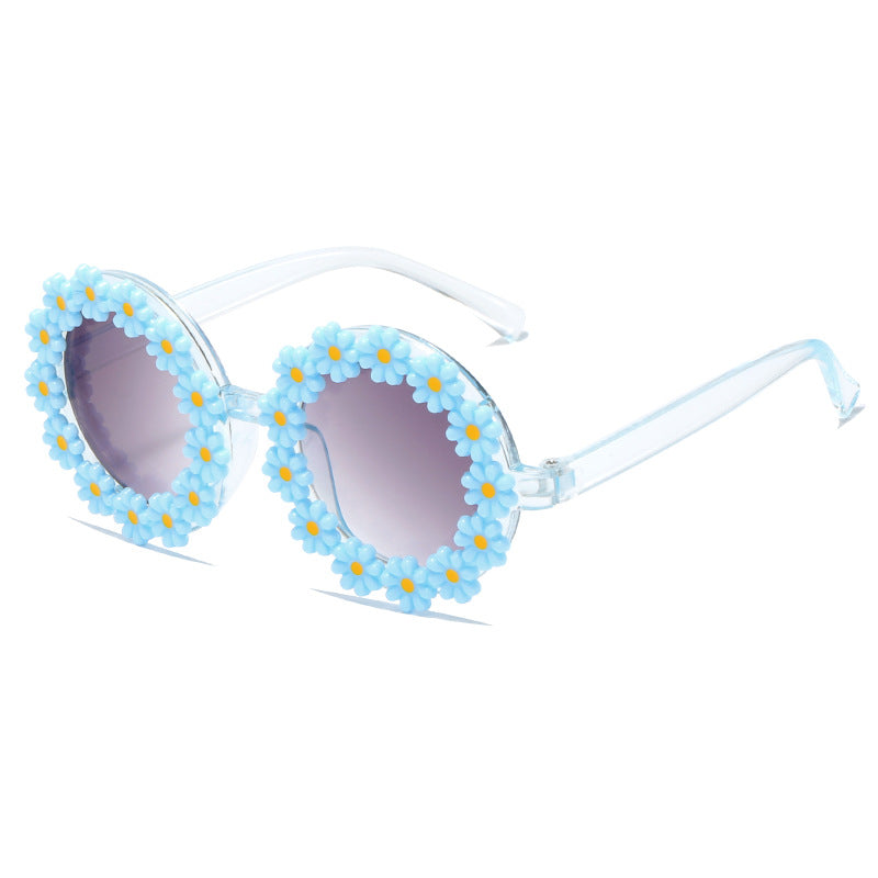 Women stylish sunglasses with floral applications Stornfield