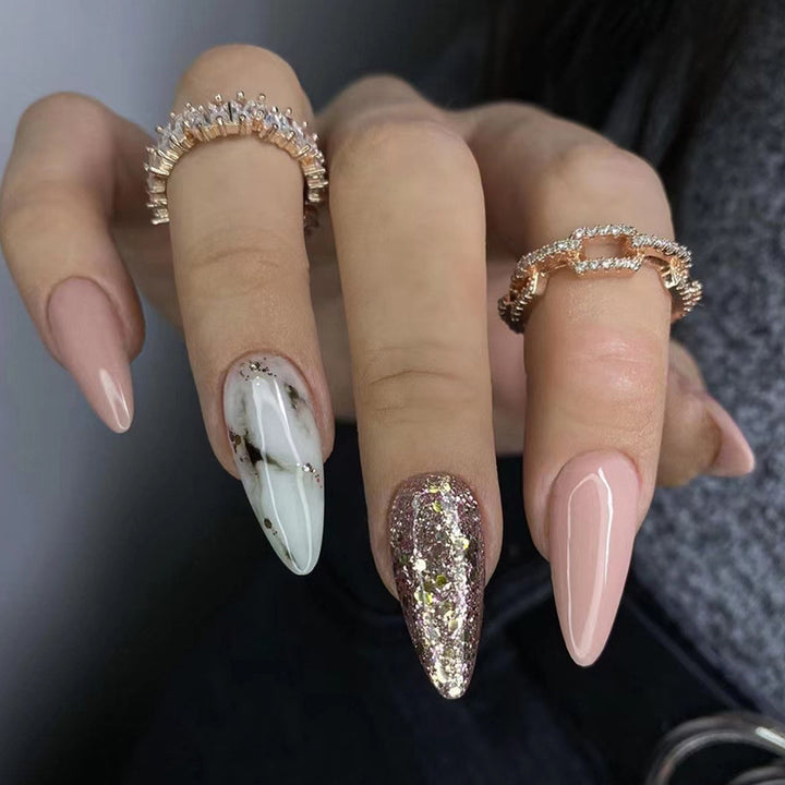 Glamorous artificial fingernails