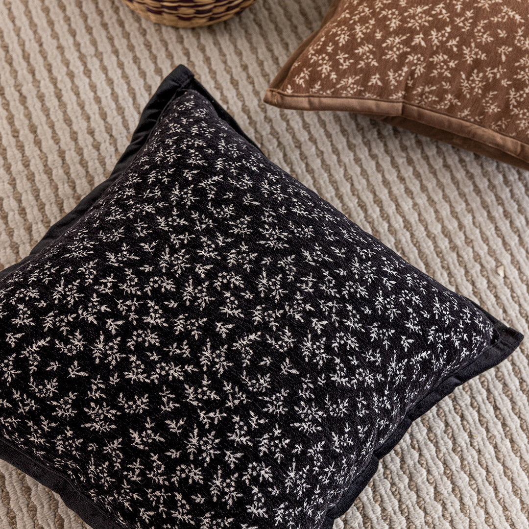 Patterned decorative cushion