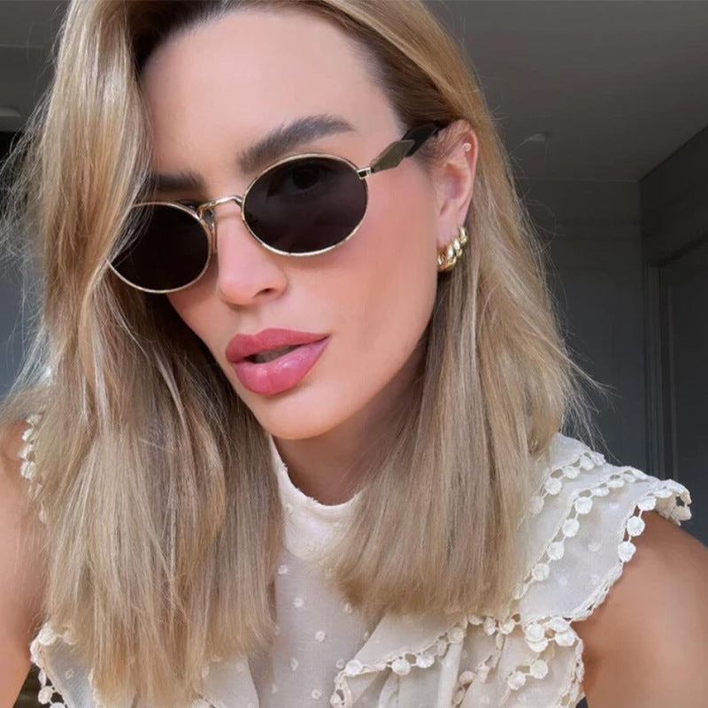 Women's designer sunglasses with high-quality round frame and protective UV filter Stornfield