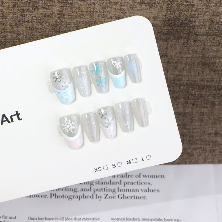 Elegant Snowflake Design Press-On Nail Set Stornfield