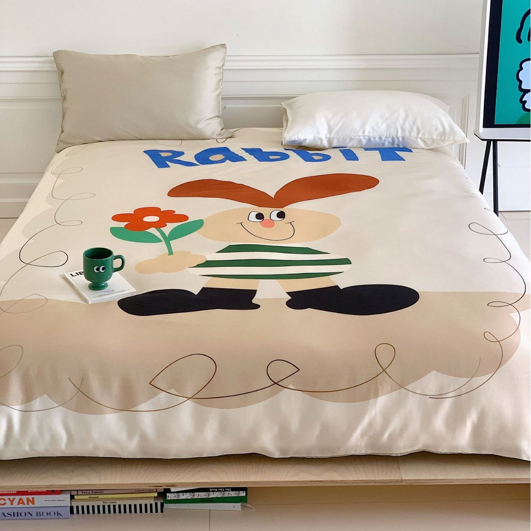 Duvet cover set with hand-drawn doodle print and breathable cotton satin