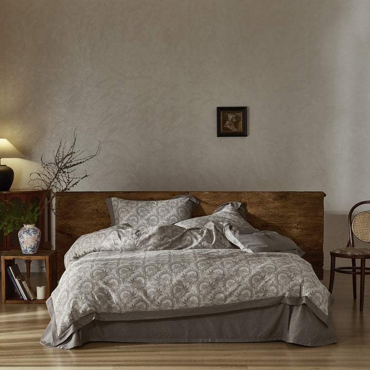 Floral Cotton-Linen Bedspread Set with Chambray Trim