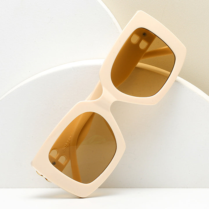 Ladies oversized sunglasses with elegant design and luxurious details Stornfield