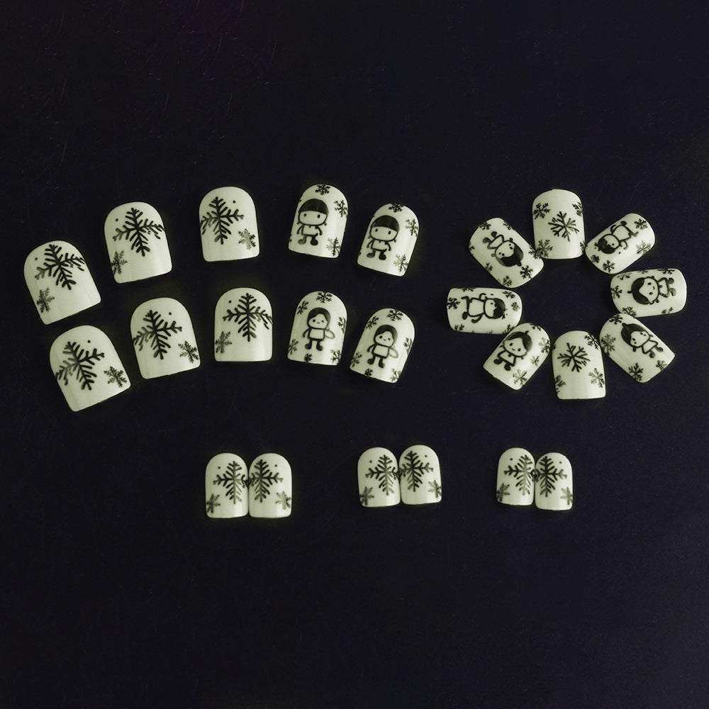 Winter-Themed Nail Art Design Stornfield