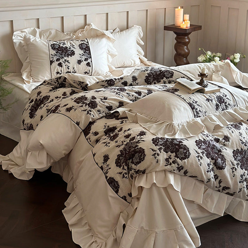 Romantic bedding set made of cotton-linen blend with floral jacquard border and ruffle
