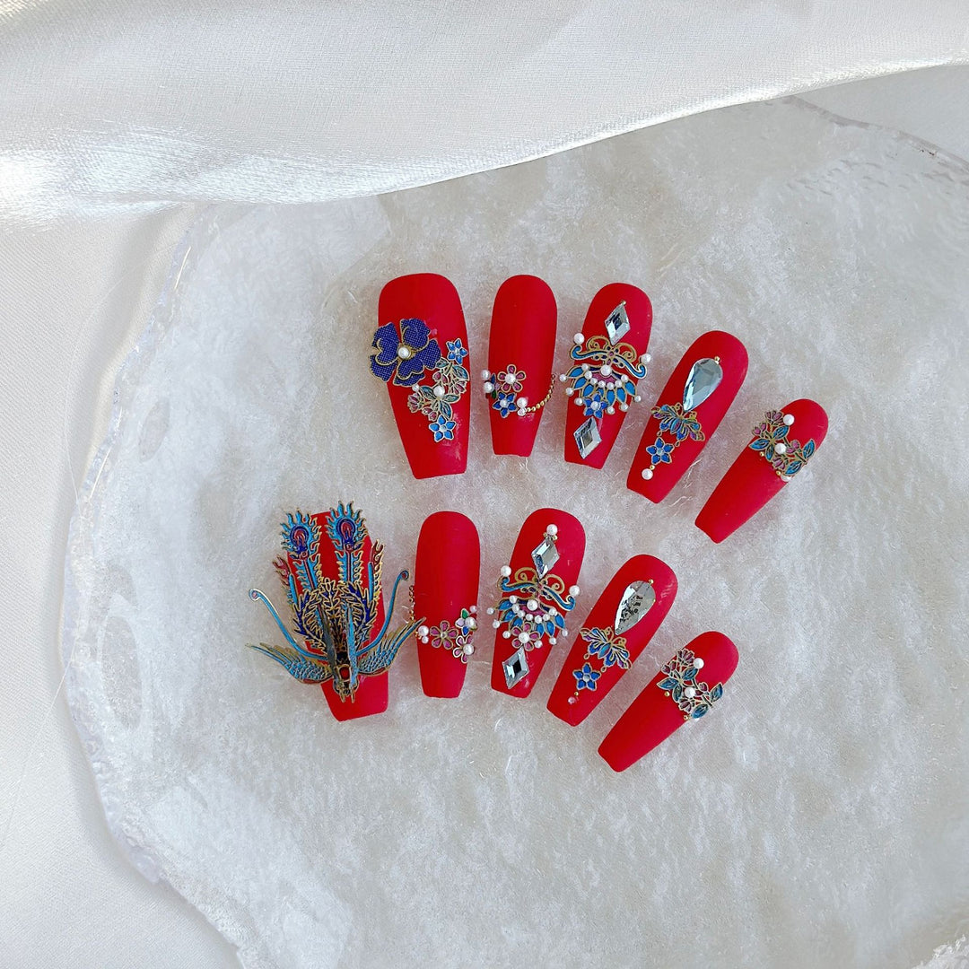 Decorative Press-On Nail Art Set with Intricate Gem Accents