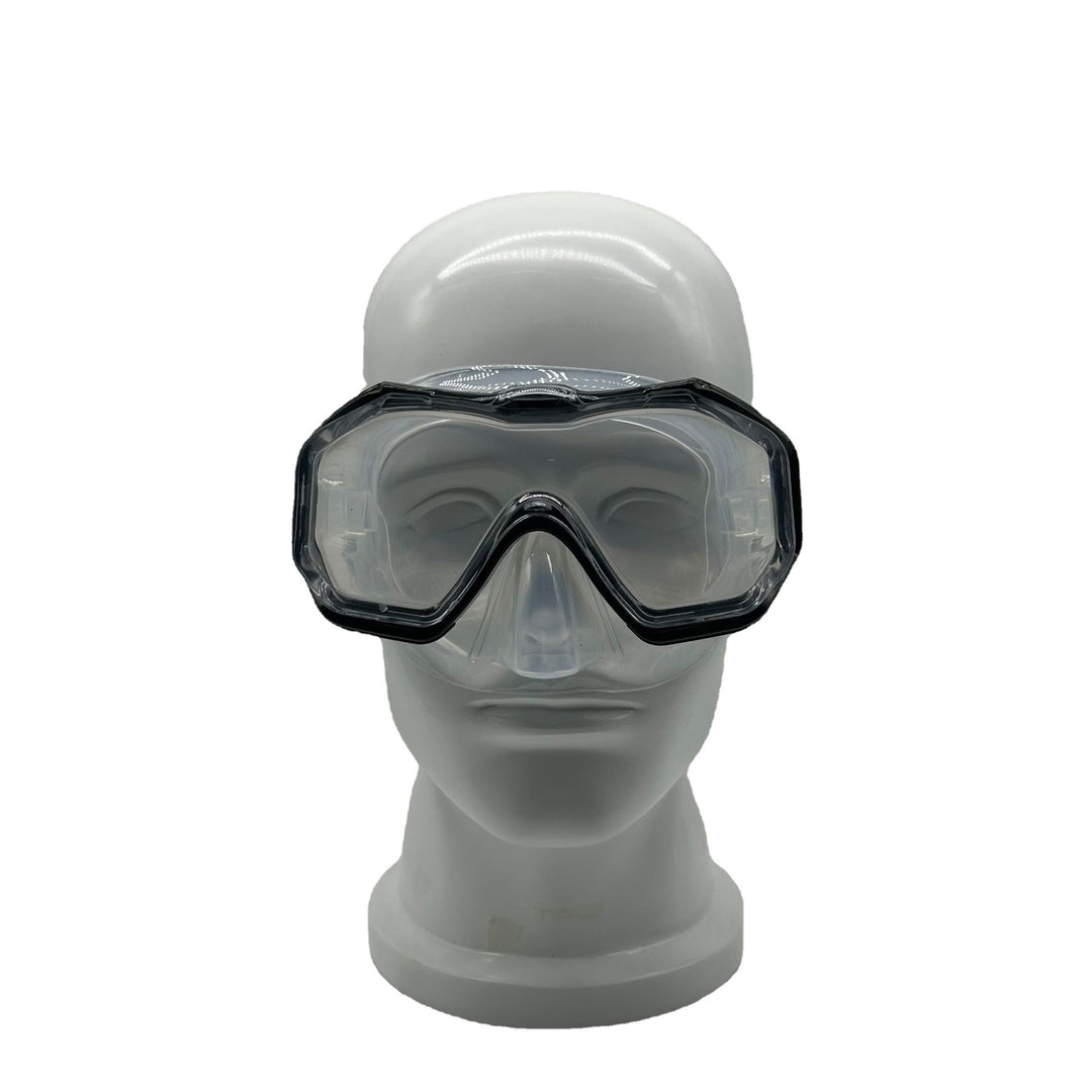 Diving mask with wide field of vision and anti-fog technology Stornfield