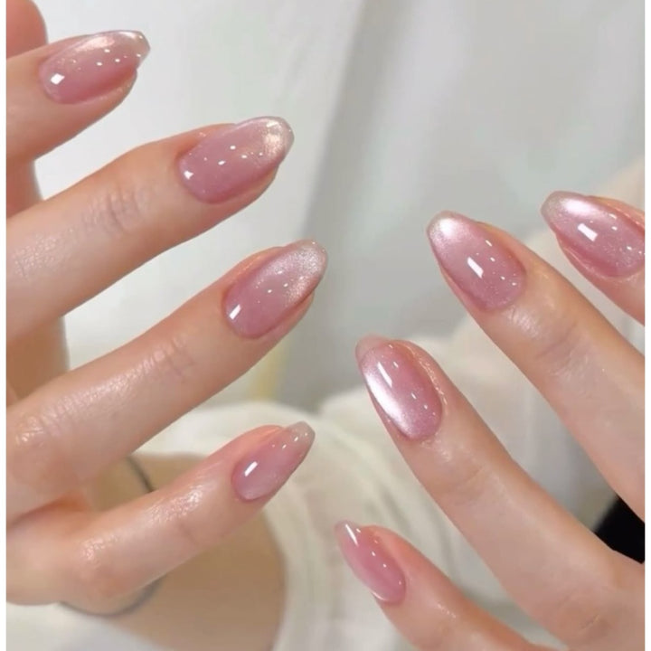 Glittering and Elegant Artificial Nails Stornfield