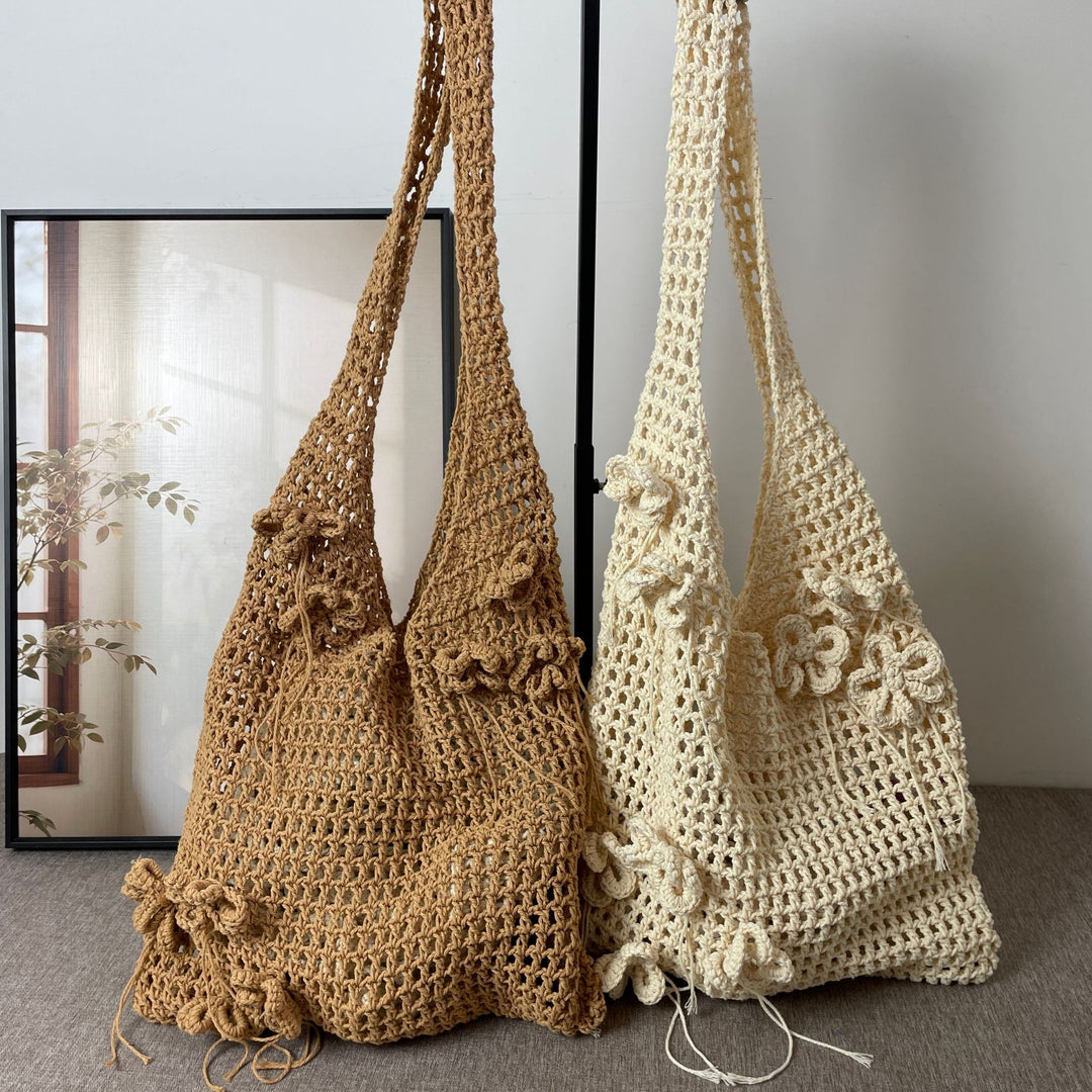 Hand-knotted beach bag with flower details Stornfield