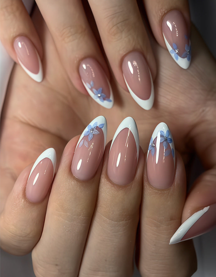 Elegant Floral Accent Press-On Nail Set Stornfield