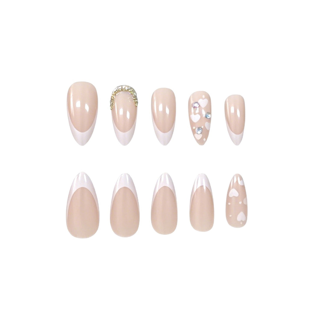 Elegant Almond-Shaped French Tip Nail Art Stornfield