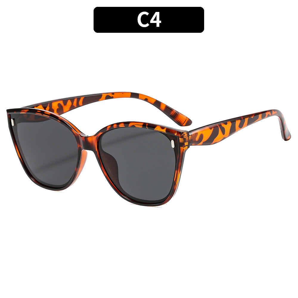 Retro-Inspired Cat-Eye Sunglasses