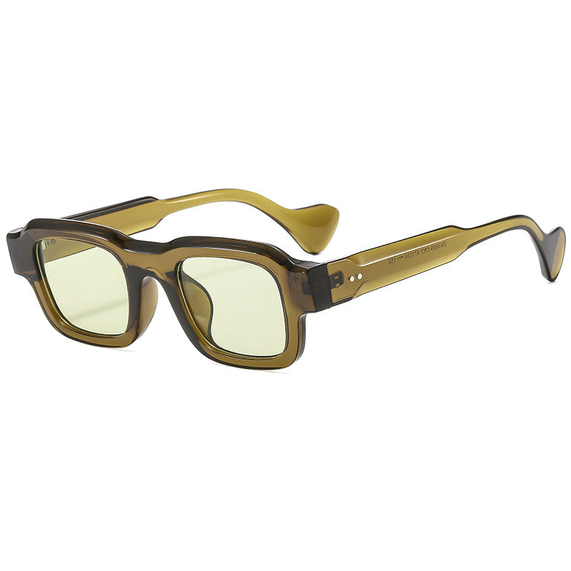 Women Retro-inspired sunglasses in striking design Stornfield