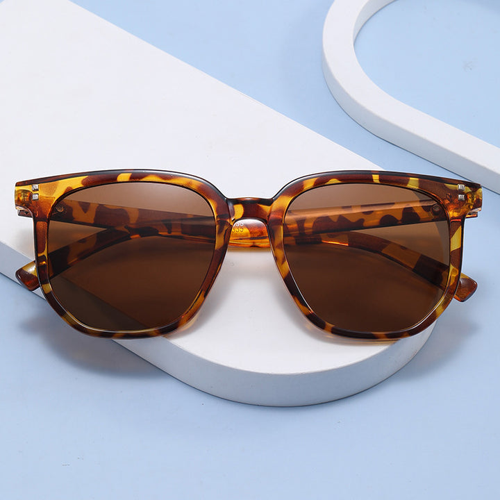 Ladies trendy square sunglasses with robust plastic frame Stornfield