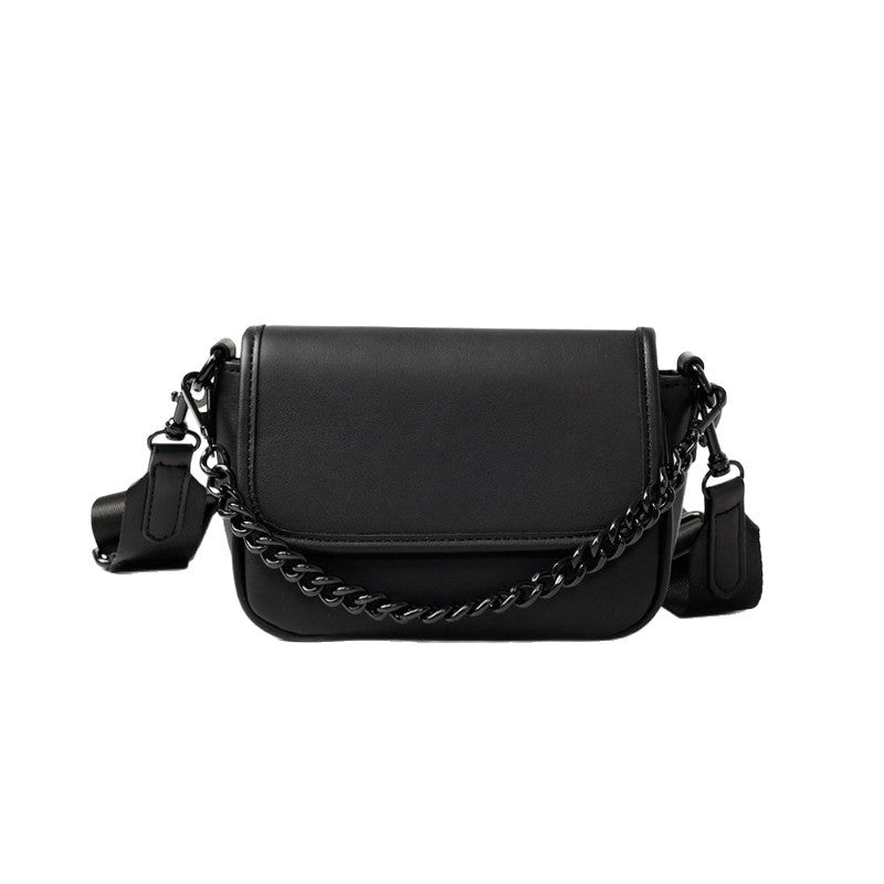 Elegant crossbody bag with chain shoulder strap Stornfield