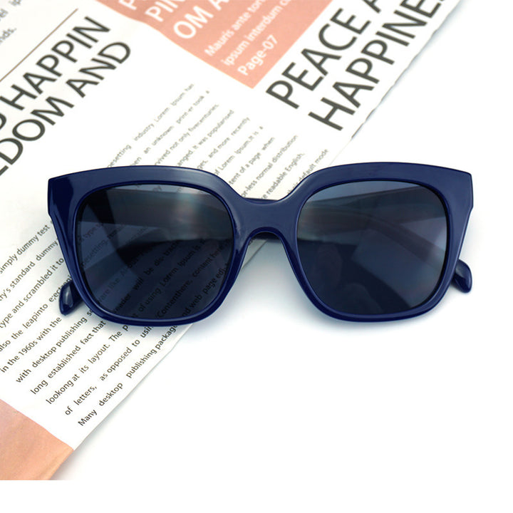 Women Fashion oversized Sunglasses with striking Frame Stornfield