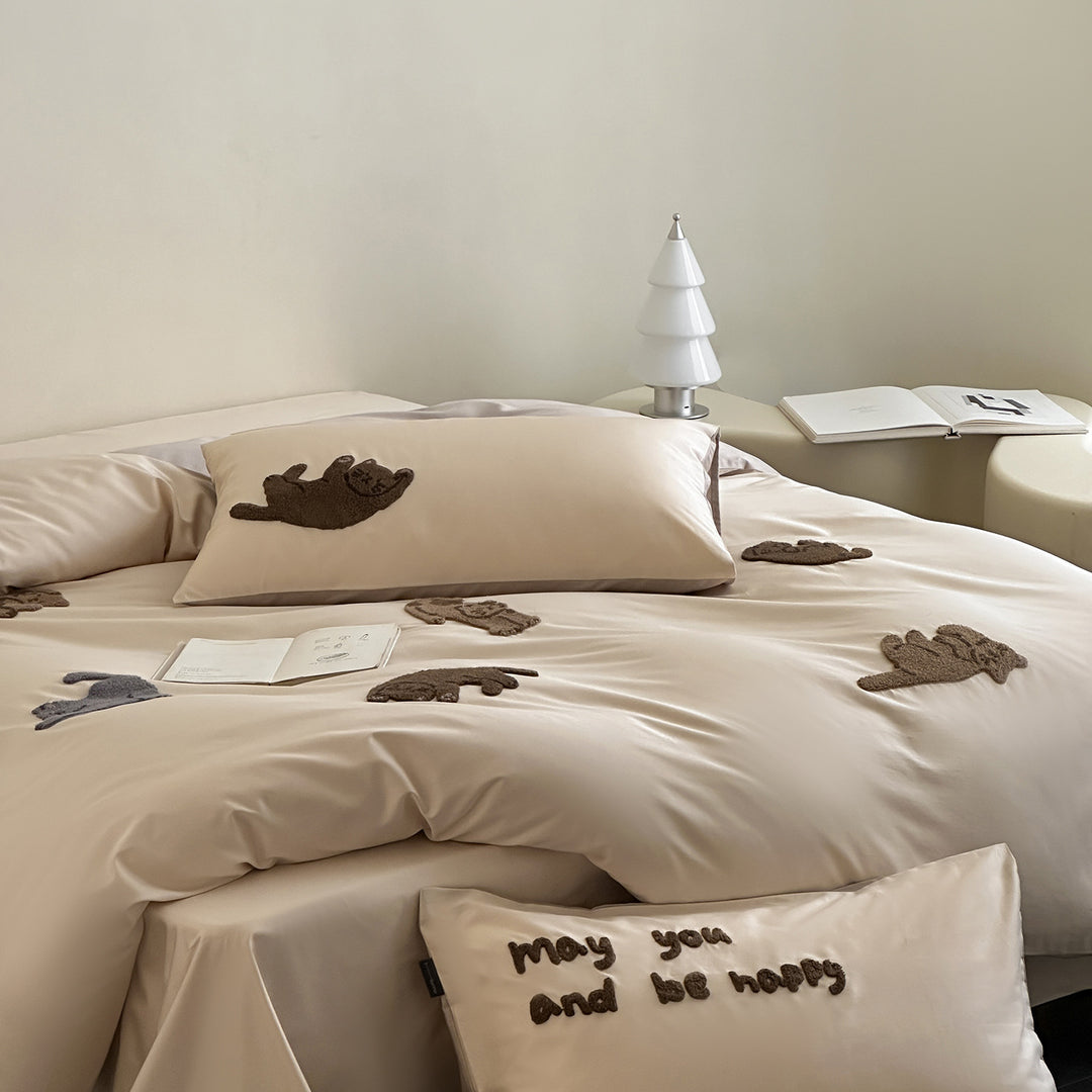 Embroidered Satin-Feel Duvet Cover Set with Cozy Animal Appliqués