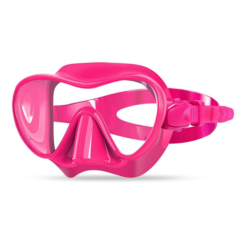 Diving mask with flexible silicone edge and clear field of vision Stornfield