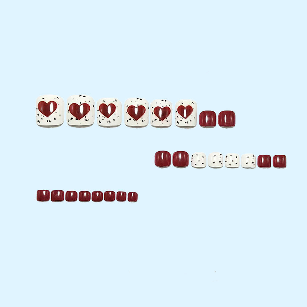 Nail art in romantic heart design Stornfield