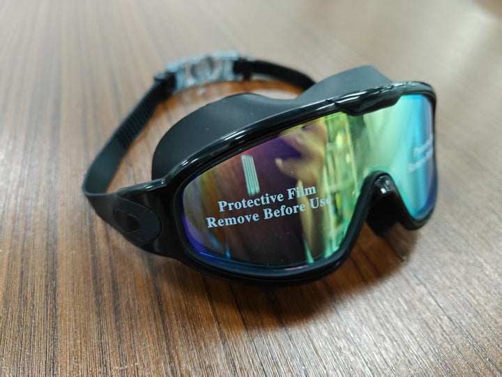 Swimming mask with adjustable comfort and clear field of vision Stornfield