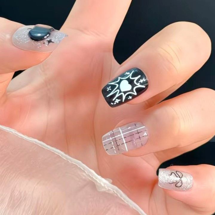 Artificial nail set with festive Christmas design and creative motifs Stornfield