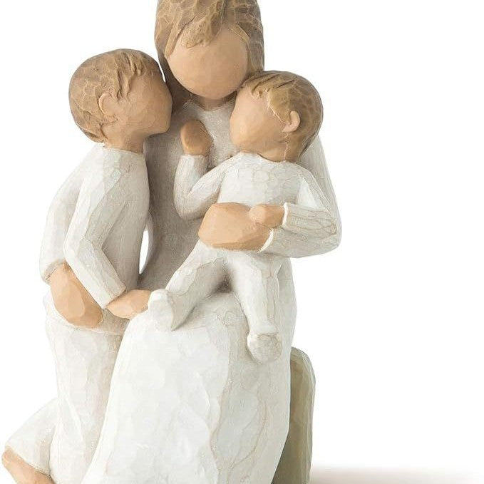 Emotional Family Bond Figurine Stornfield