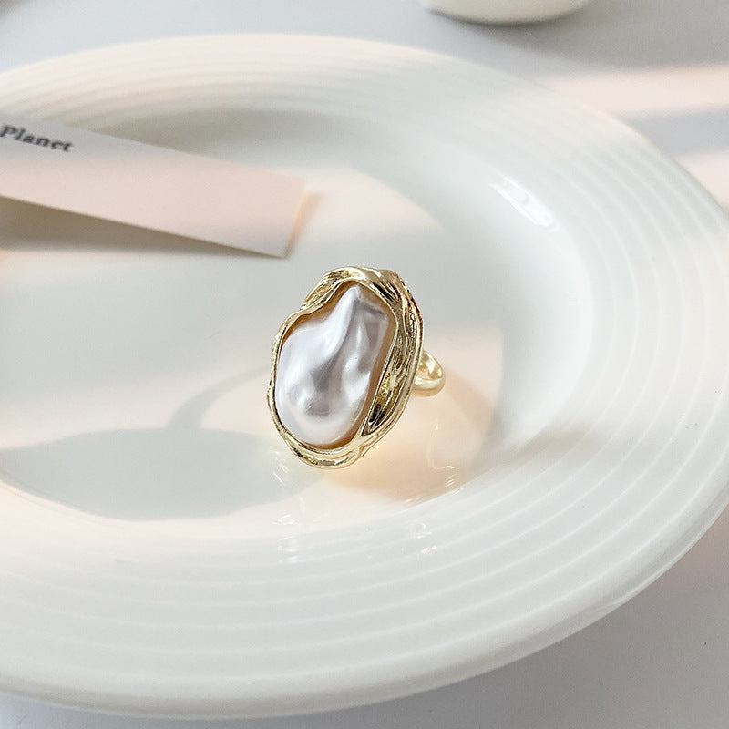 Elegant pearl ring with unique design by Stornfield