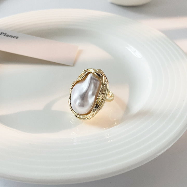 Elegant pearl ring with unique design by Stornfield