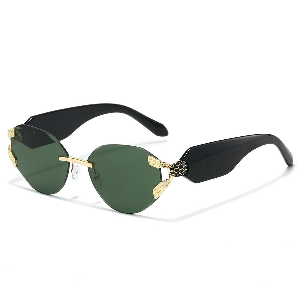 Elegant Cat-Eye Sunglasses with Unique Design Stornfield