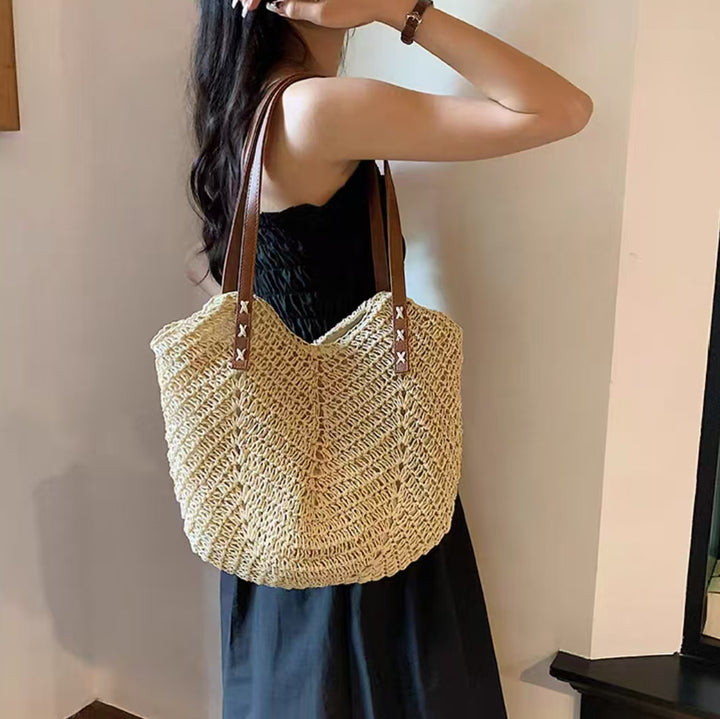 Beach bag with fashionable woven pattern and robust leather straps Stornfield