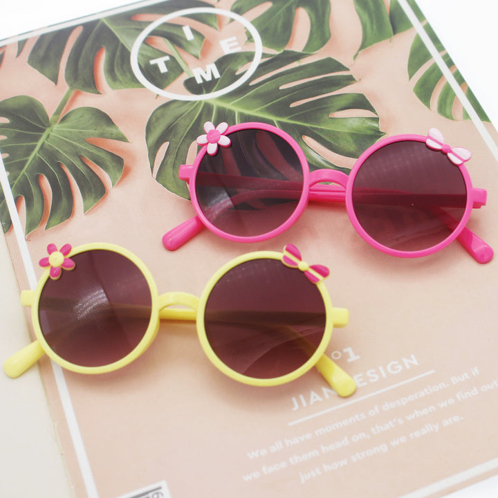Ladies sunglasses with playful floral accents Stornfield