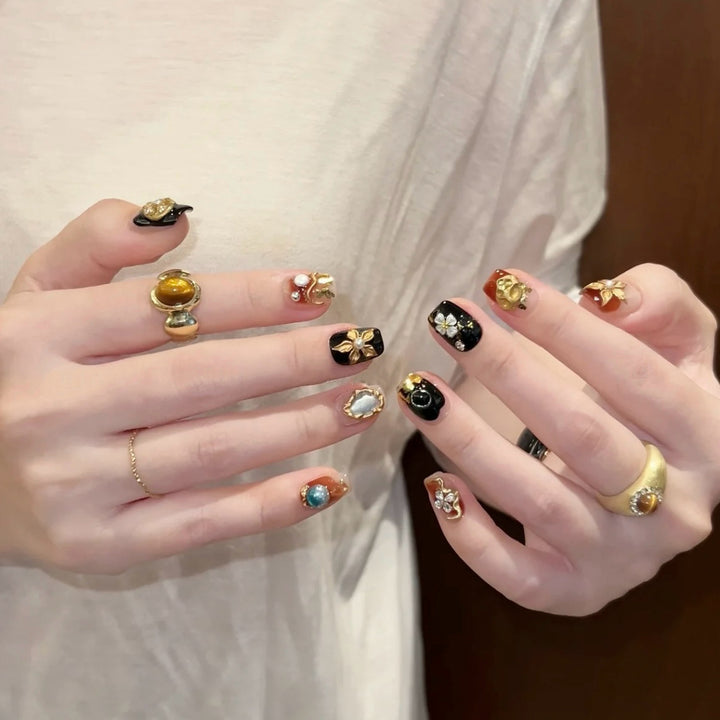 Luxurious Artistic Nail Design Set
