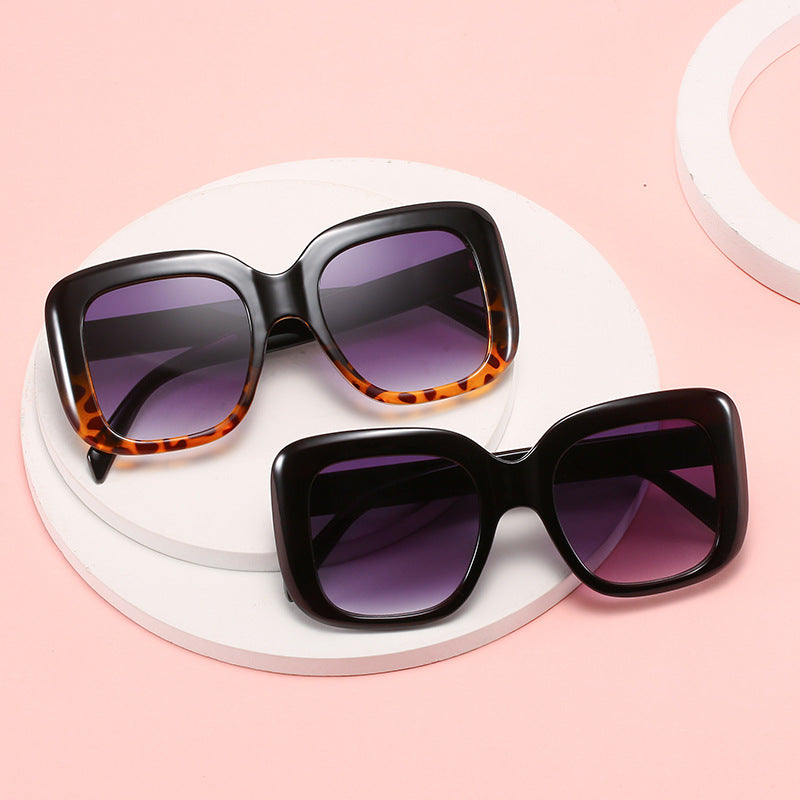 Women's oversized square sunglasses with high-quality plastic frame Stornfield