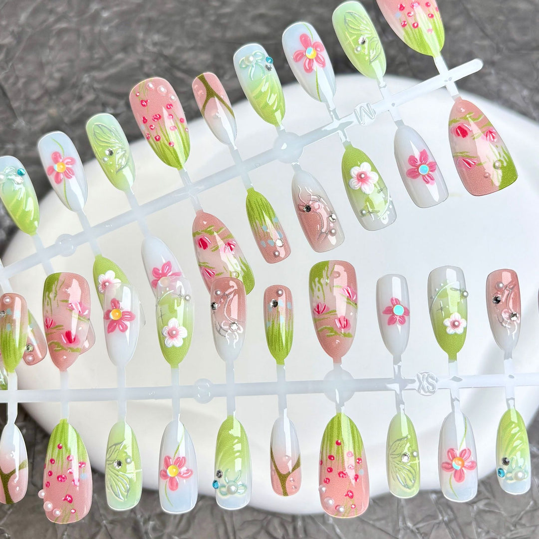 Artistic Floral Press-On Nail Art Set 1790745835