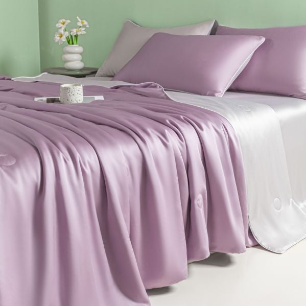 Ladies satin bed linen with stylish design Stornfield