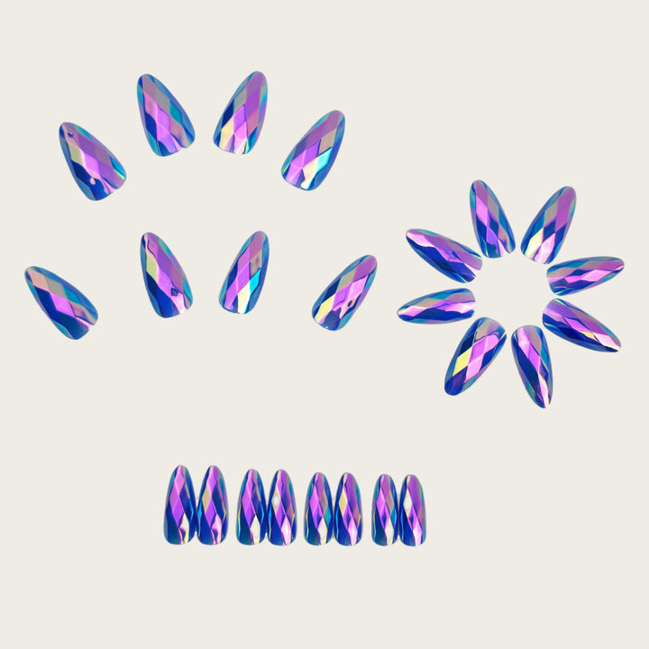 Artificial nails with faceted crystal design Stornfield