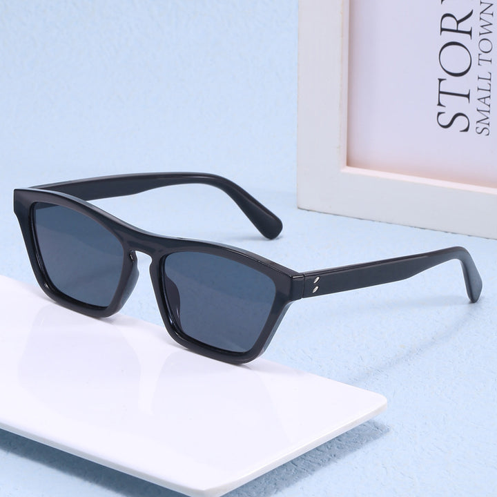 Ladies fashionable sunglasses in trendy geometric design Stornfield