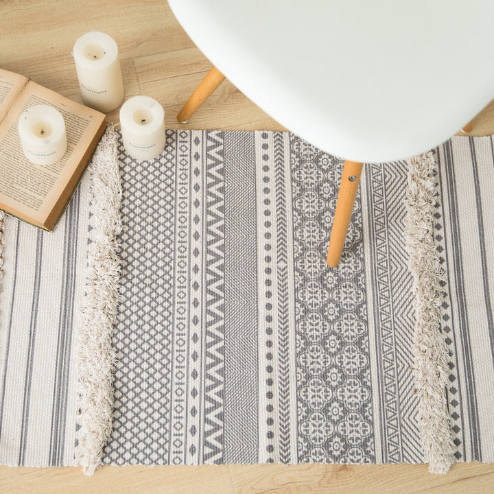 Beef-structured bath mat made of cotton blend with raised stripe relief