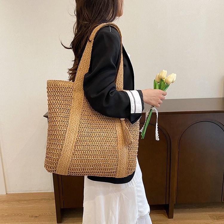 Large macrame bag with leather accents Stornfield