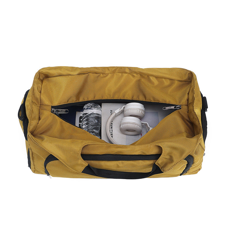 Sporty Duffel Bag with Expandable Compartments and Practical Carrying System Stornfield