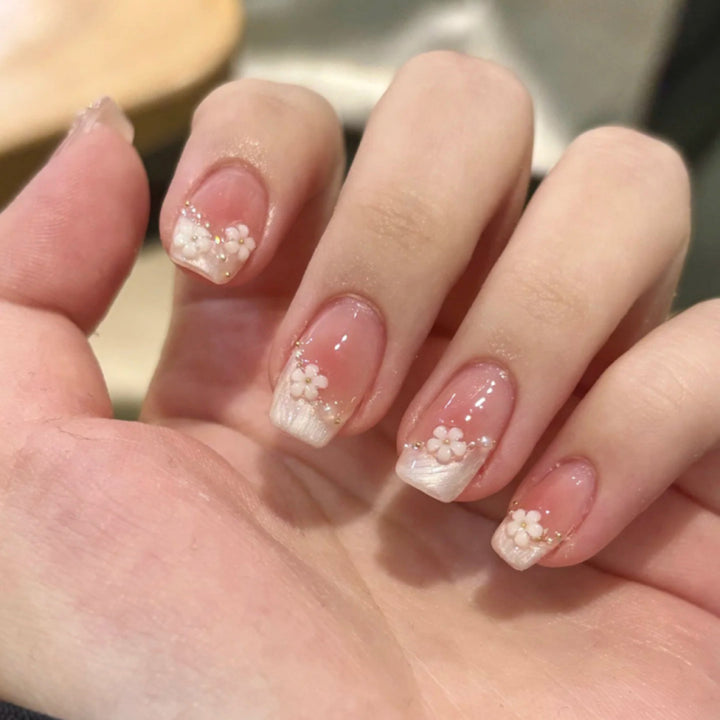 Artful Nail Extensions with delicate flower decorations Stornfield