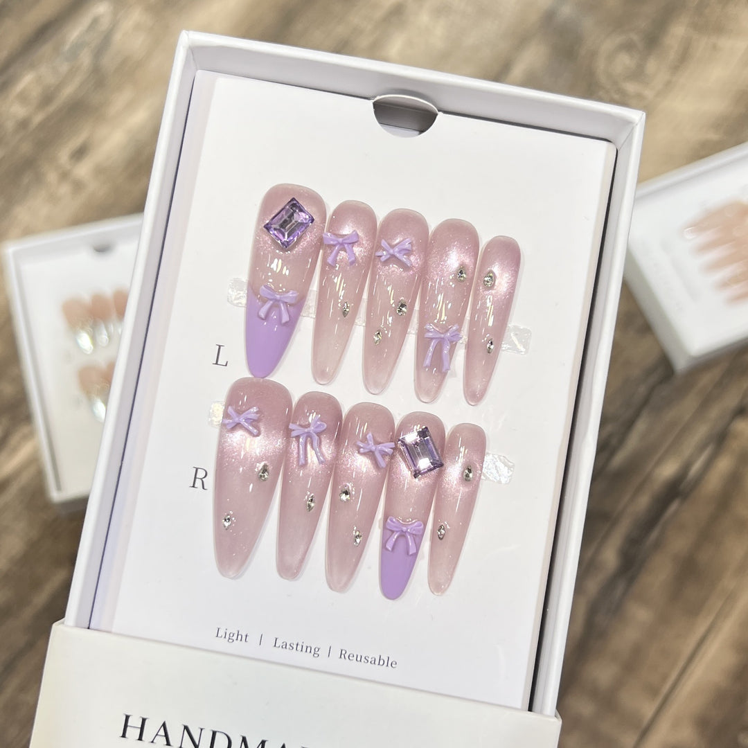 Elegant Handcrafted Press-On Nail Art Set Stornfield