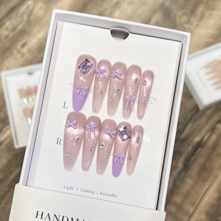 Elegant Handcrafted Press-On Nail Art Set Stornfield