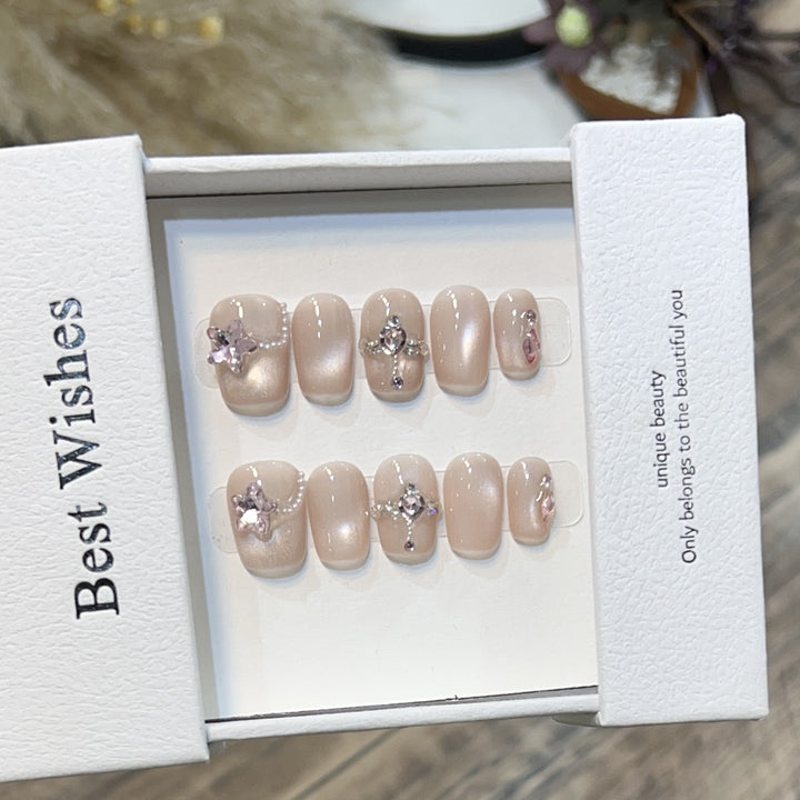 Elegant Press-On Nail Set with Floral Accents Stornfield
