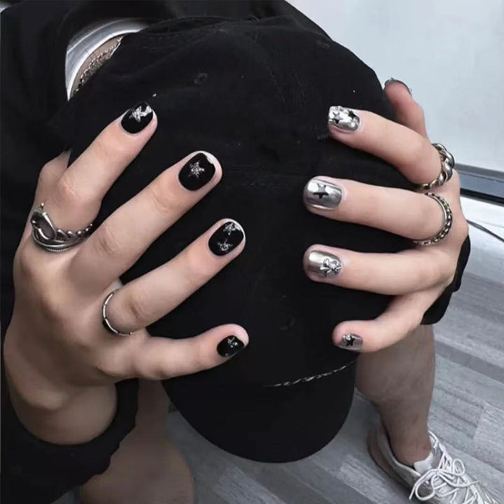 Nail art set with elegant design and gliding decorations Stornfield
